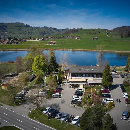 Erlebnisland Grizzlybaer Hotel Langenbuhl Exterior foto
