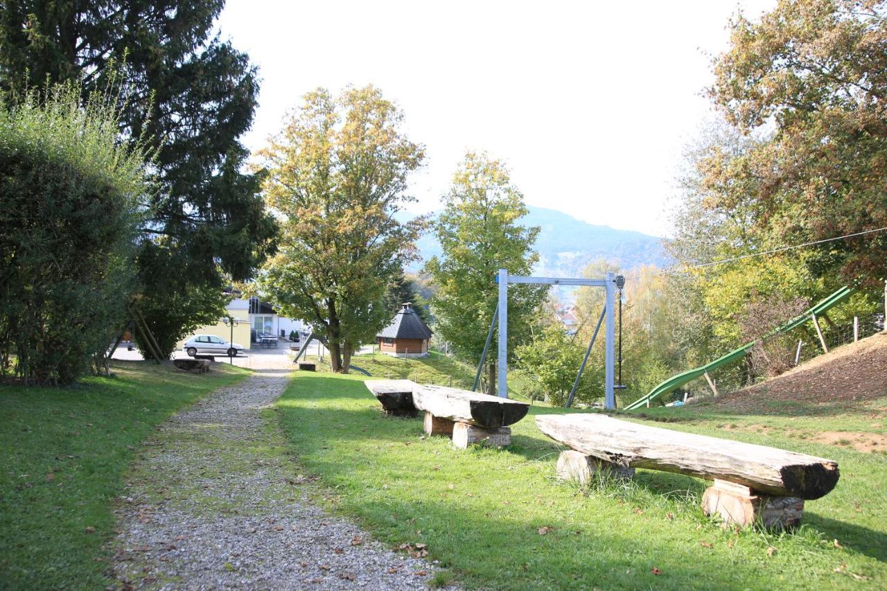 Erlebnisland Grizzlybaer Hotel Langenbuhl Exterior foto